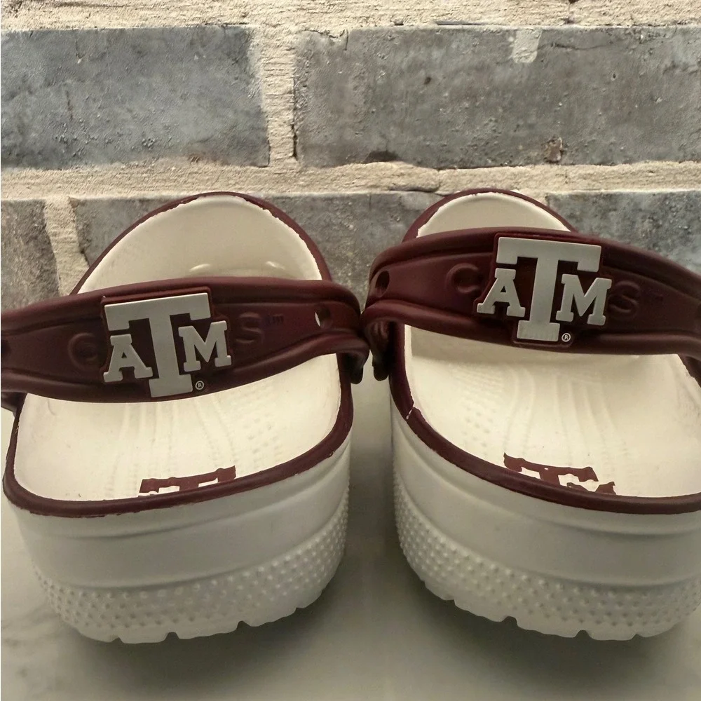 Crocs Texas A&M Aggies Classic Clogs Maroon White Mens 7 Womens 9 NCAA